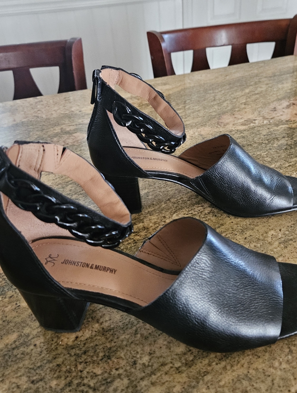 Johnston & Murphy Black Leather Block chain Heeled Sandals SZ 8.5